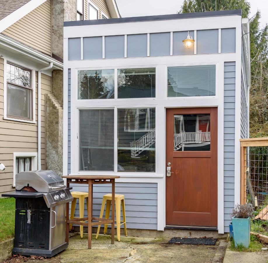 Tiny House By Kabino Mini Modern Tiny Home Heart Of Green Lake Pet Friendly Wifi Loft Up Ladder Plus Sleeper Sofa Seattle Esterno foto